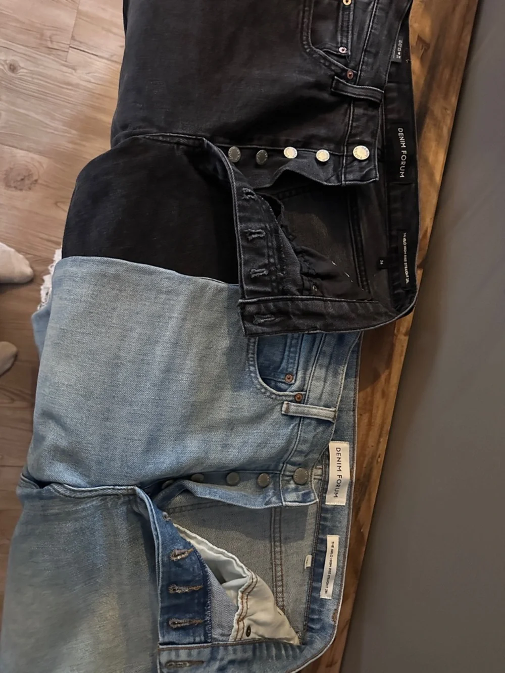 Denim Forum Arlo Straight Leg Jeans - 26 - Picture 2 of 11